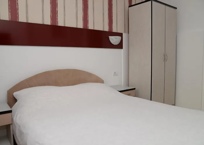 Orhideja 住宿加早餐酒店 比耶利纳