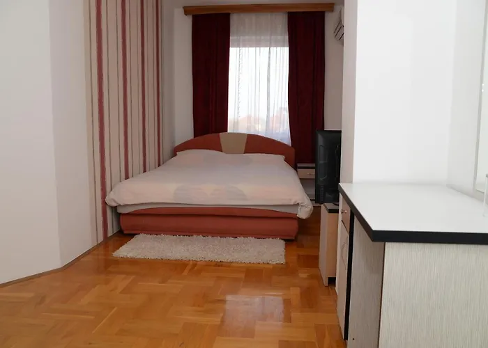 Orhideja * 比耶利纳